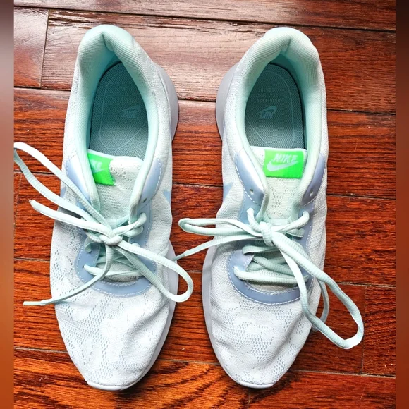 Sz 10 new Nike Tanjun baby blue floral lace mesh sneakers womens - Picture 3 of 11